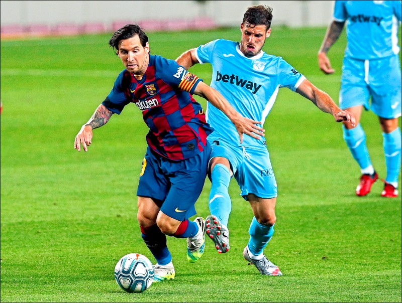 北京国安时隔七年再度足协杯夺冠，有5名球员仍在队中