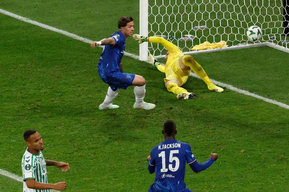 戈麦斯：儿子喜欢皮尔洛，我说光脚法好没用也要学习加图索